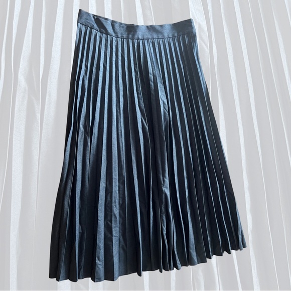 Zara Dresses & Skirts - Zara Women's Elegant Black A-Line Skirt